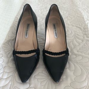 Manolo Blahnik, black, size 39, been worn